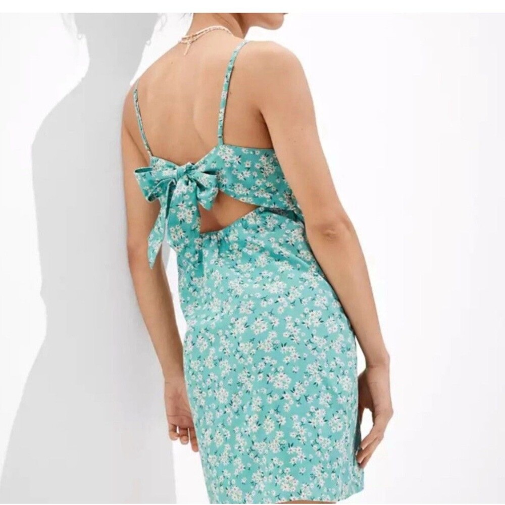 American Eagle Tie Back Cutout Ditsy Floral‎ Lined Mini Dress Blue Size Medium - Picture 3 of 10